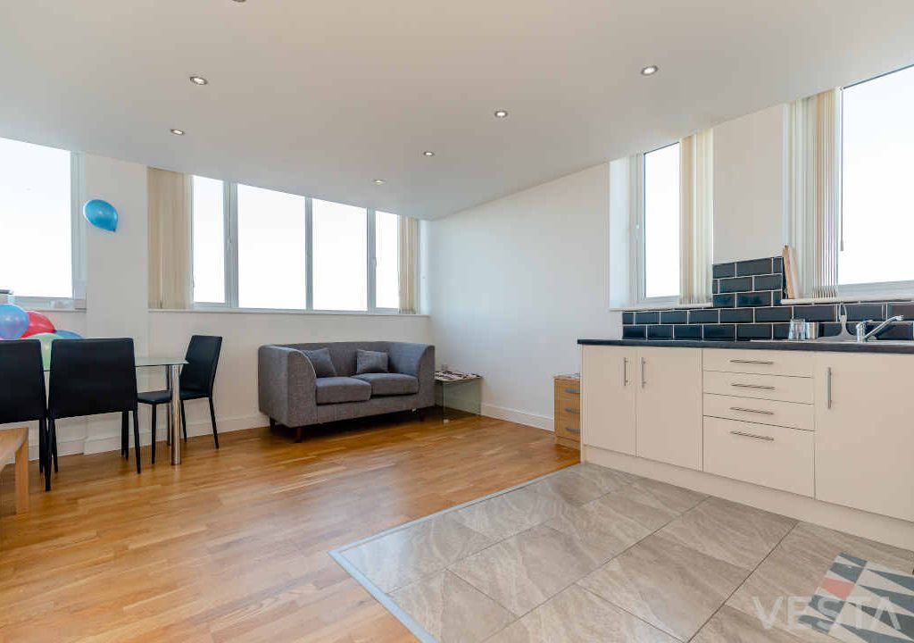 2 bed flat for sale in York Road, Leeds LS9, £104,500