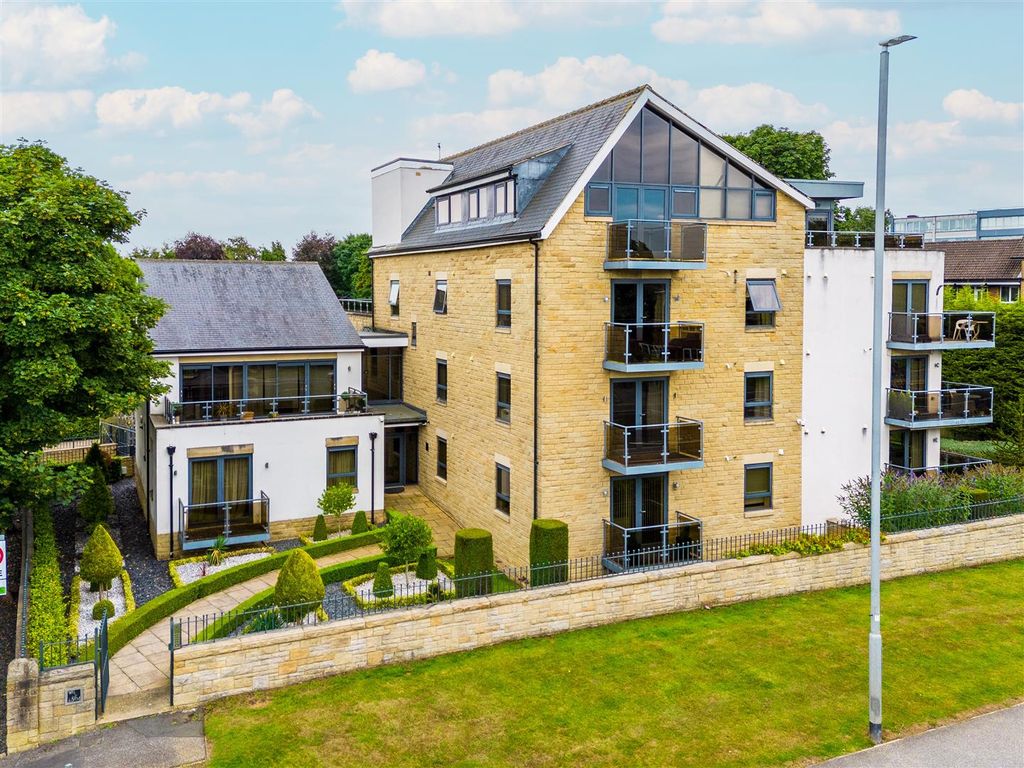 2 bed flat for sale in The Place, Harrogate Road, Alwoodley LS17, £250,000