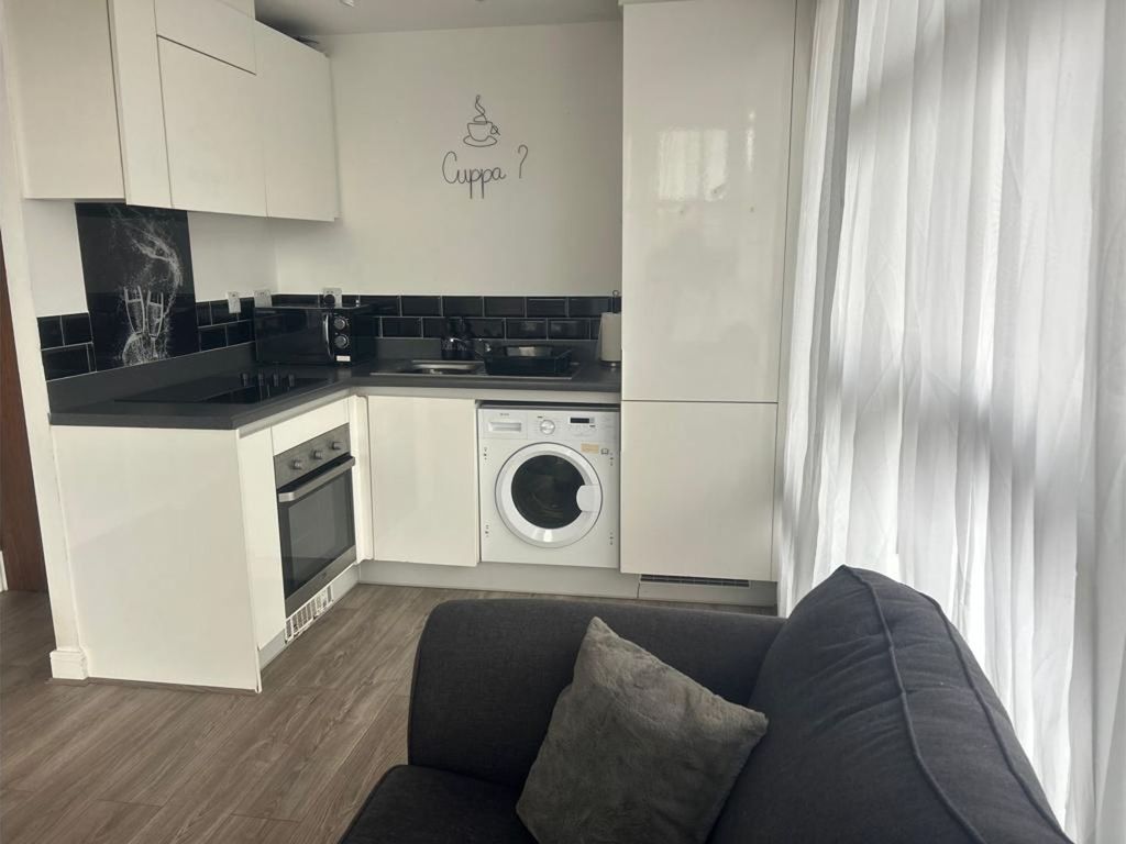 1 bed flat for sale in Waterfront West, Brierley Hill DY5, £95,000