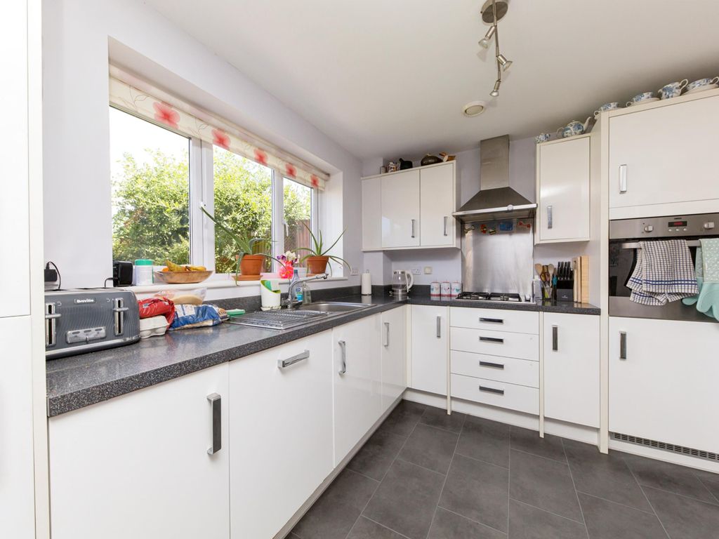 3 bed detached house for sale in Mallard Place, Sandbach CW11, £260,000
