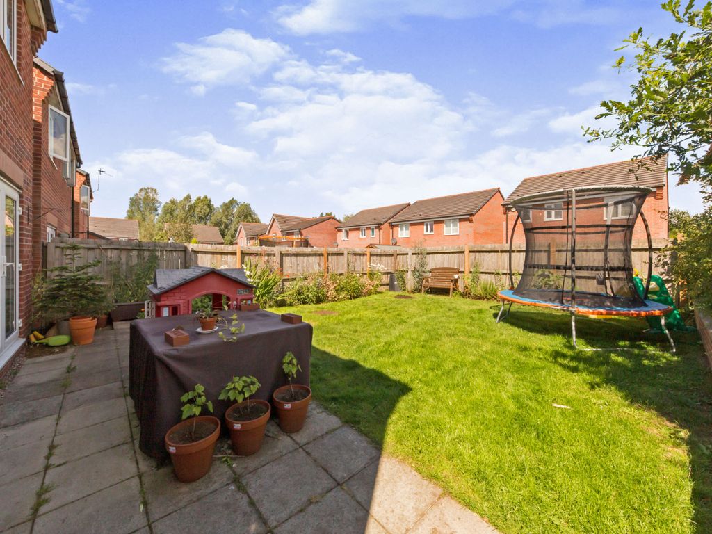 3 bed detached house for sale in Mallard Place, Sandbach CW11, £260,000