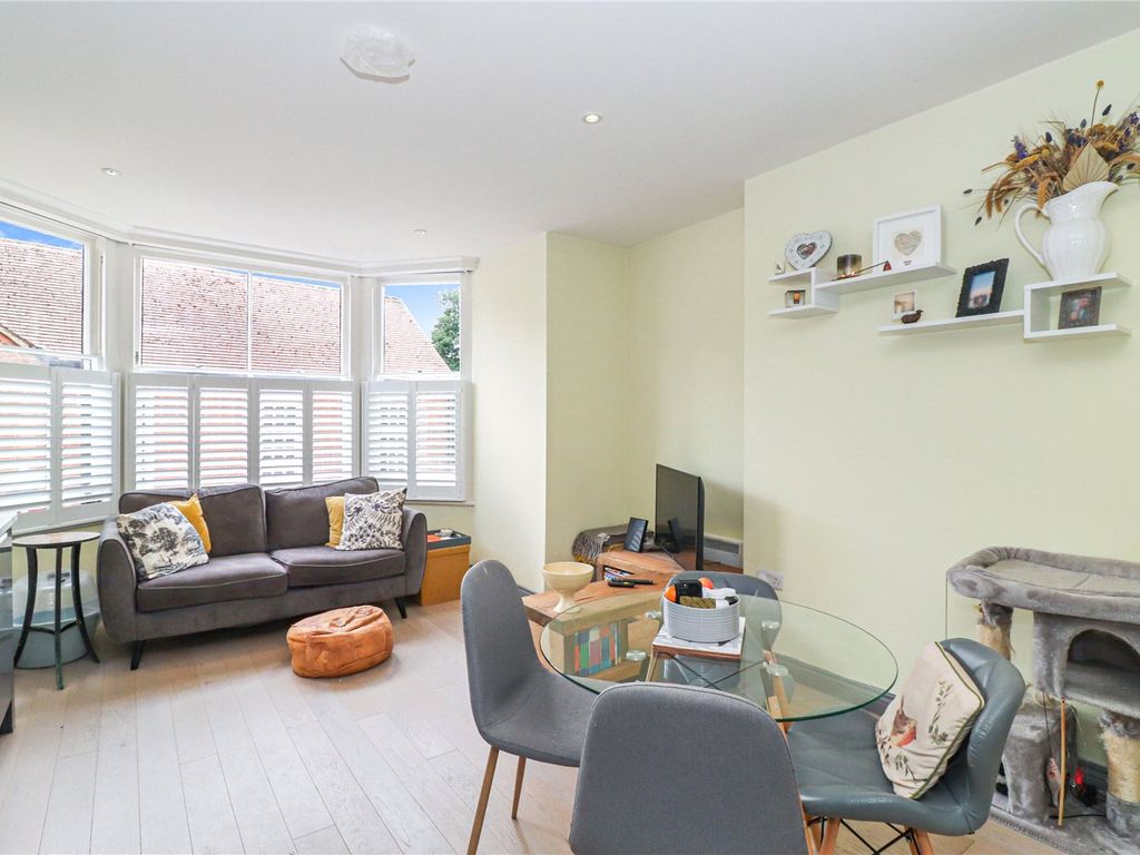 1 bed flat for sale in High Street, Chesham HP5, £225,000