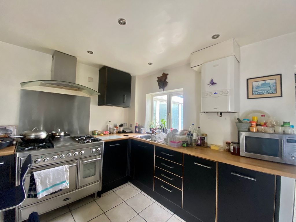 2 bed end terrace house for sale in Brownhills Road, Newton Abbot TQ12, £200,000