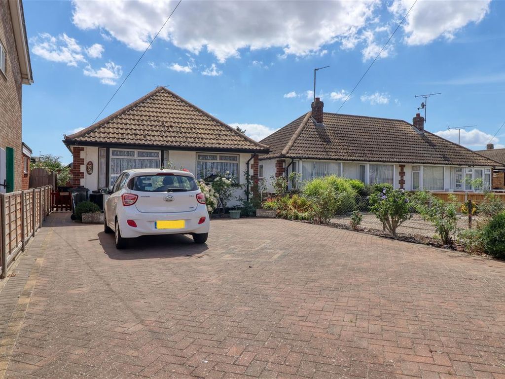 3 bed bungalow for sale in St. Johns Road, Clacton-On-Sea CO16, £290,000