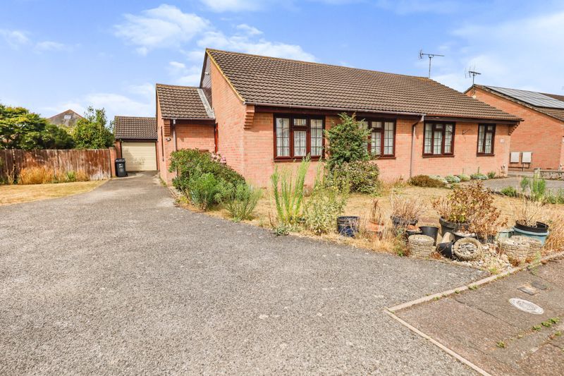 3 bed semi-detached bungalow for sale in Ashburton Gardens, Bournemouth BH10, £315,000