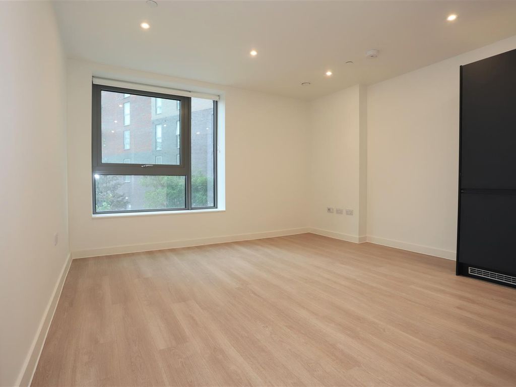 1 bed flat for sale in New Kings Head Yard, Salford M3, £220,000