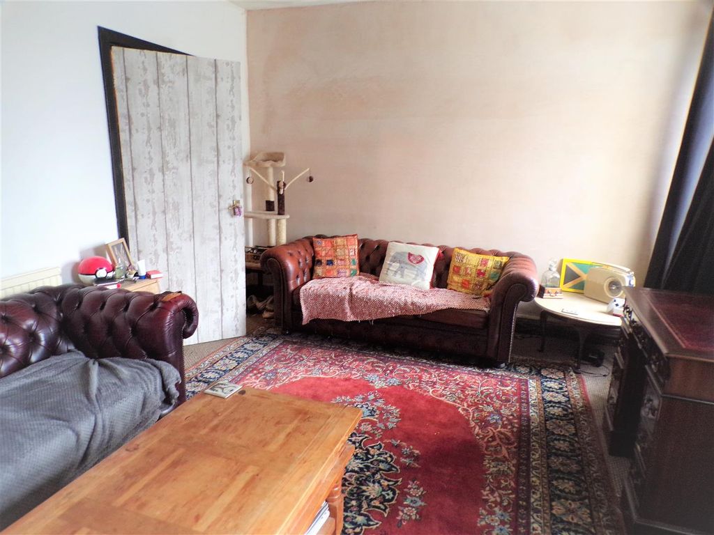1 bed flat for sale in New Road, Porthcawl CF36, £85,000