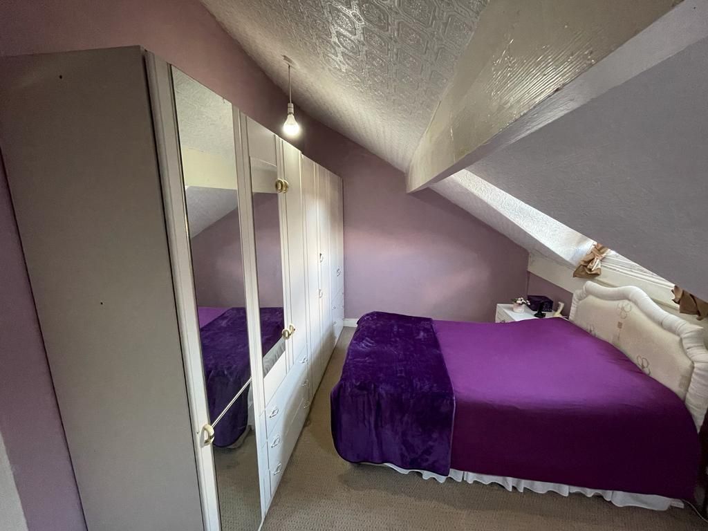 6 bed semi-detached house for sale in Ambleside Avenue, Bradford BD9, £270,000