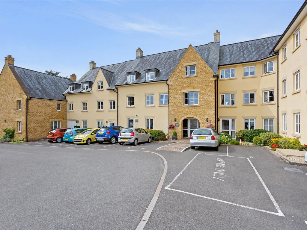 2 bed flat for sale in Wingfield Court, Sherborne DT9, £219,995
