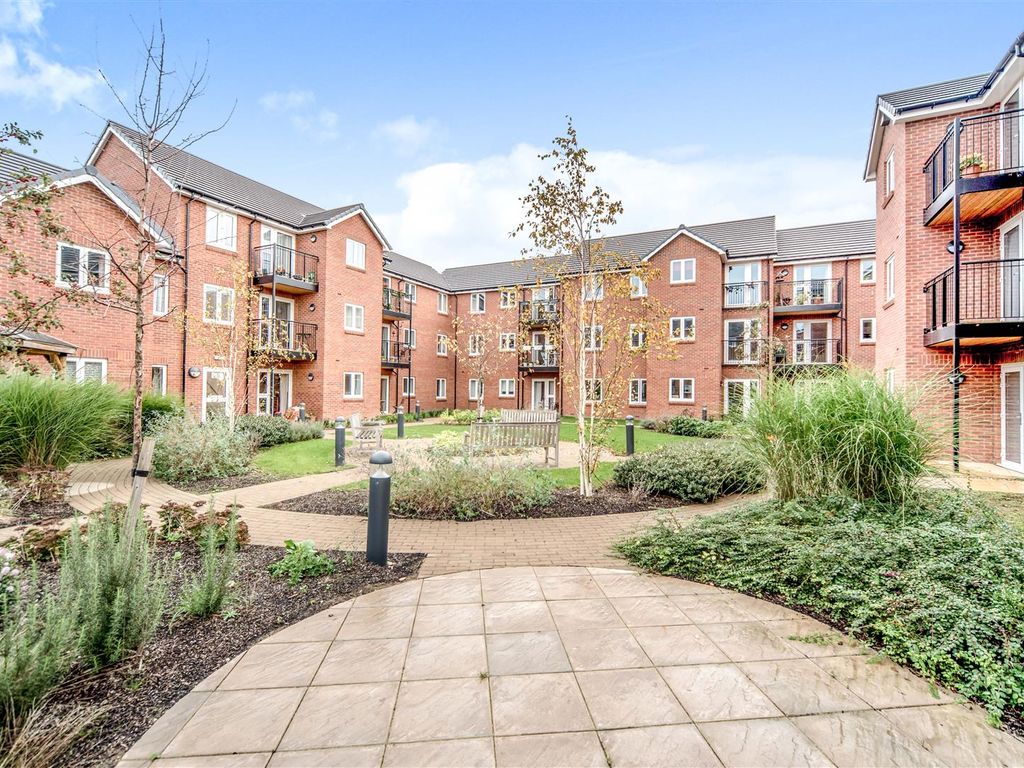 1 bed flat for sale in Oakhill Place, High View, Bedford, Bedfordshire MK41, £225,000