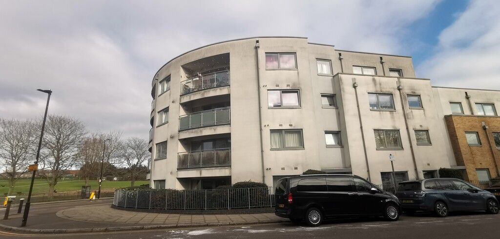 1 bed flat for sale in Alice Court, Douglas Road, Wood Green N22, £325,000