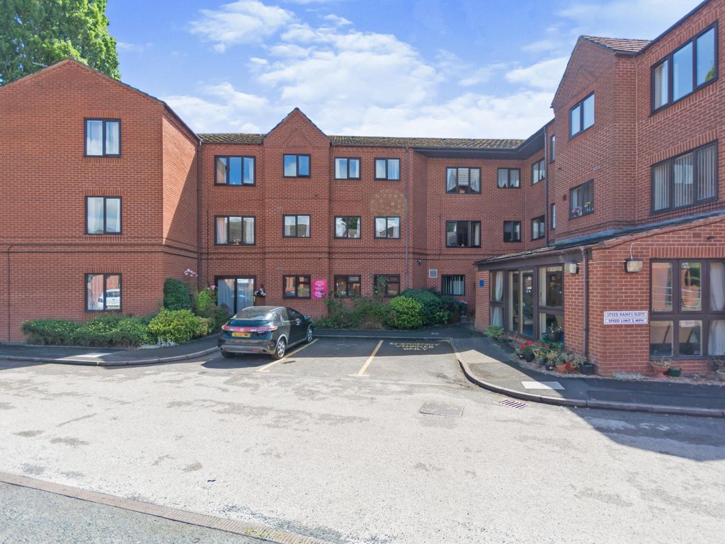 2 bed flat for sale in Haunch Lane, Birmingham B13, £60,000