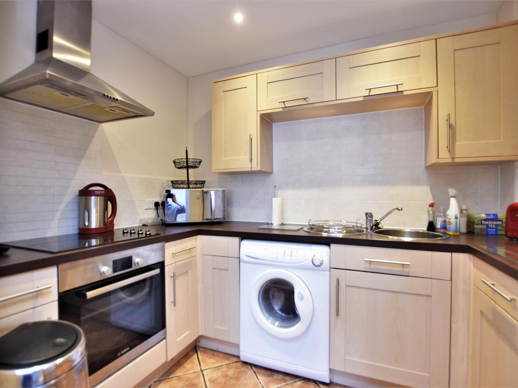 2 bed flat for sale in Ford Park Crescent, Ulverston LA12, £82,500