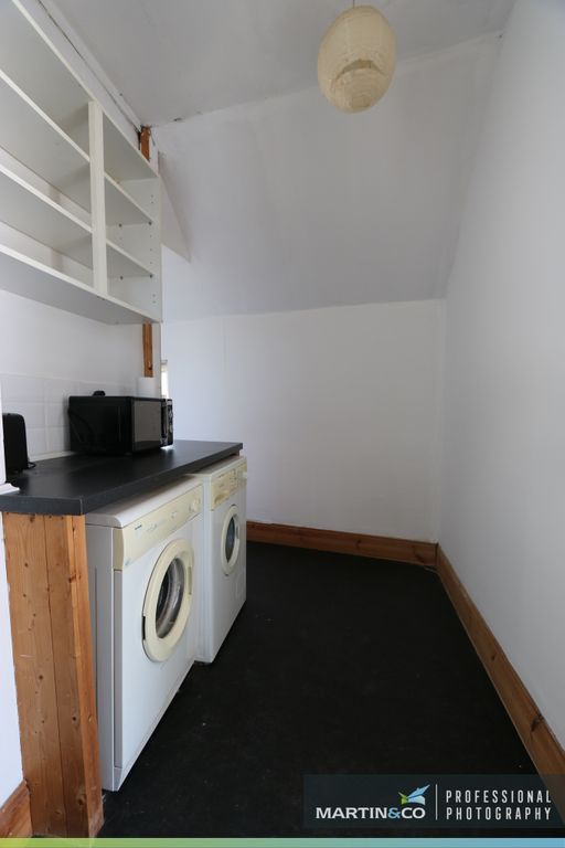 2 bed flat for sale in Broadway, Roath, Cardiff CF24, £145,000
