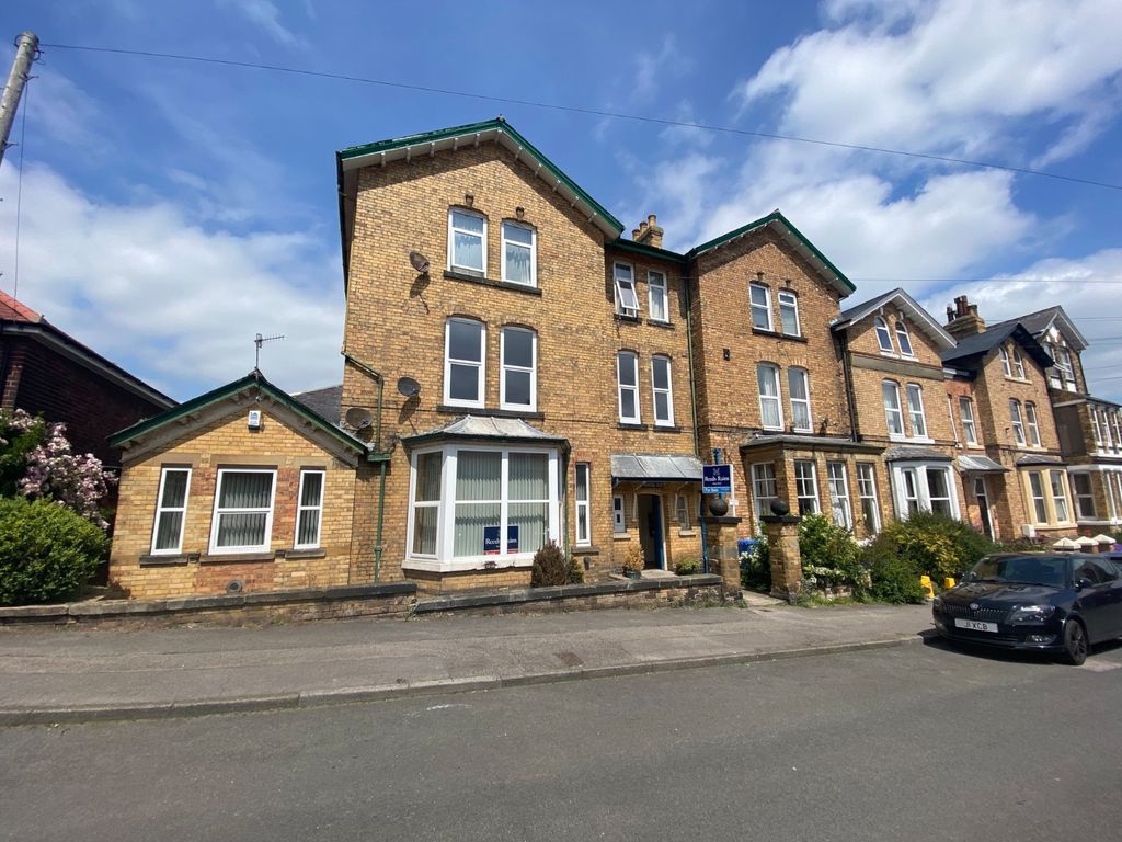 3 bed flat for sale in 7 Springhill Road, Scarborough, North Yorkshire YO12, £140,000