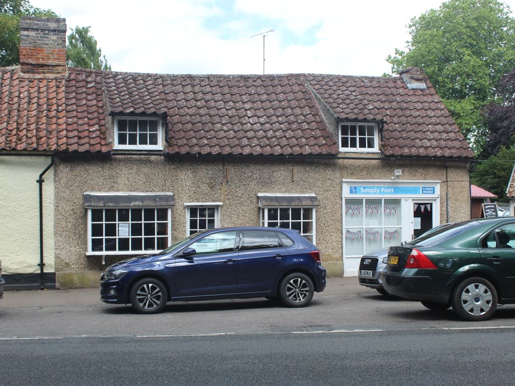 Land for sale in High Street, Linton, Cambridgeshire CB21, £275,000