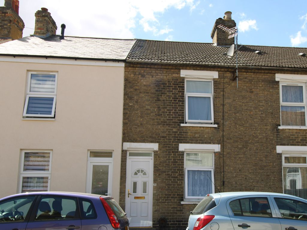 3 bed terraced house for sale in Althorpe Street, Bedford MK42, £185,000