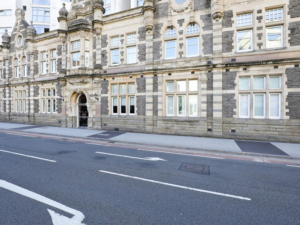 1 bed flat for sale in Bute Terrace, Cardiff CF10, £170,000