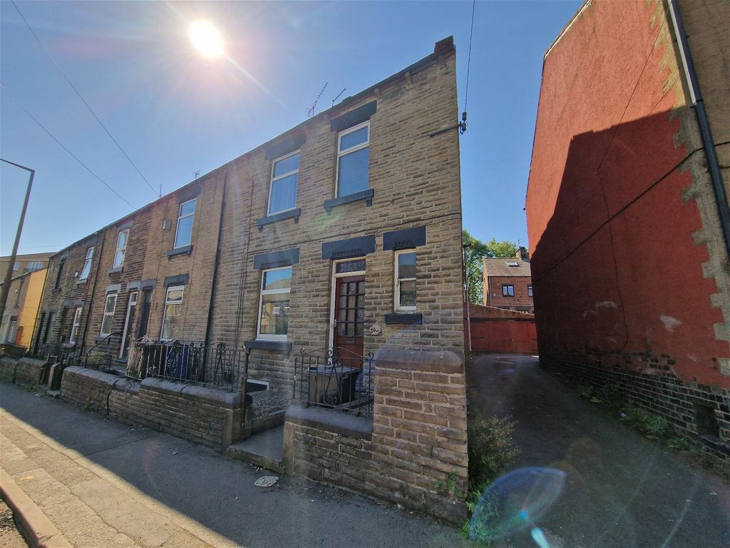 3 bed end terrace house for sale in Doncaster Road, Barnsley S70, £130,000