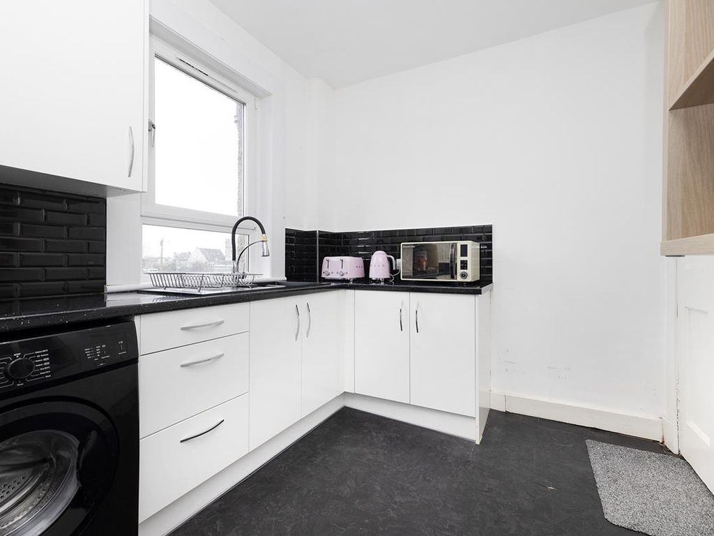 2 bed flat for sale in 48 George Drive, Loanhead EH20, £160,000