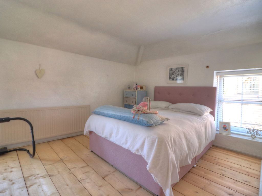 2 bed detached house for sale in Lynn Road, Gayton, King's Lynn PE32, £225,000
