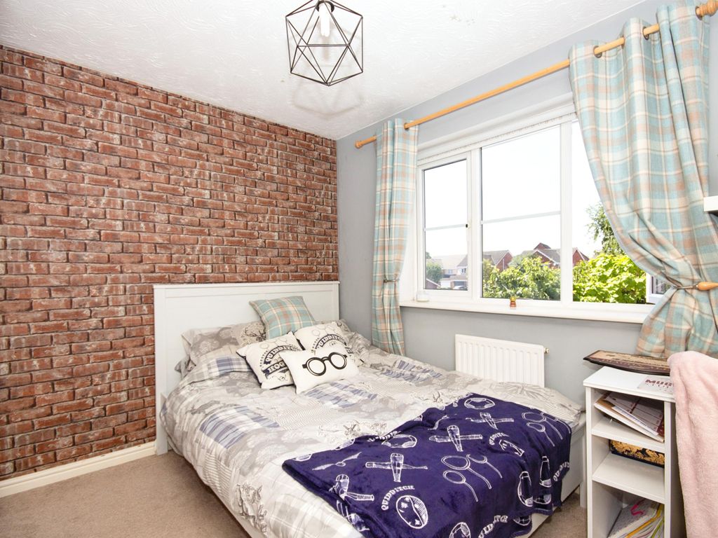 4 bed detached house for sale in Celandine Way, Bedworth CV12, £330,000