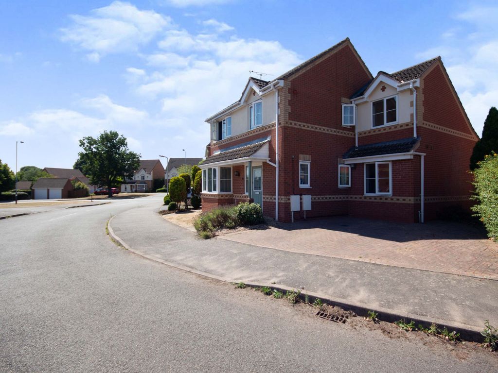 4 bed detached house for sale in Celandine Way, Bedworth CV12, £330,000