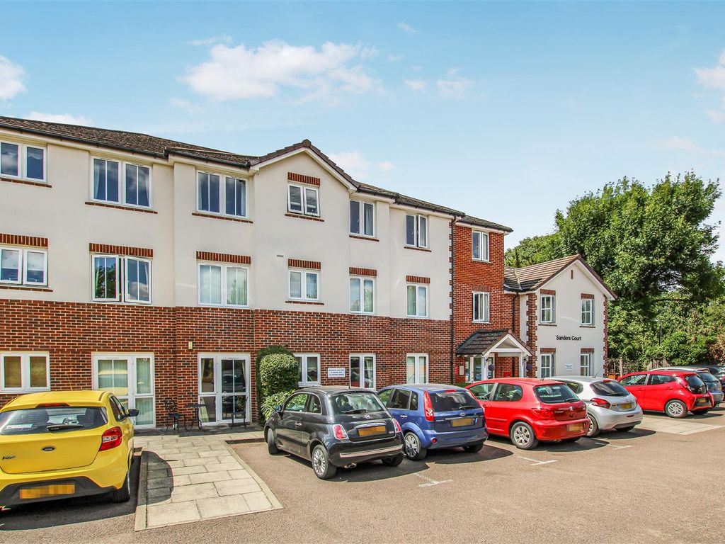 1 bed flat for sale in Junction Road, Warley, Brentwood CM14, £190,000