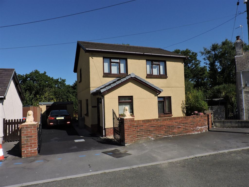 3 bed detached house for sale in Hendre Road, Capel Hendre, Ammanford SA18, £289,999