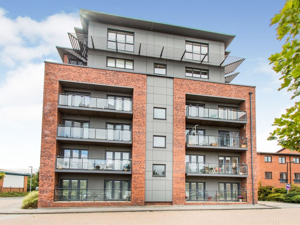 2 bed flat for sale in Cable Place, Hunslet, Leeds LS10, £200,000