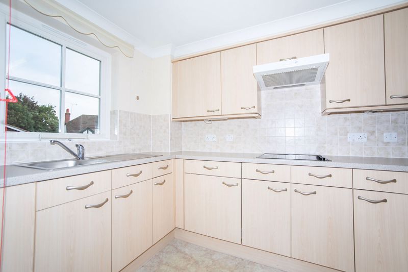 1 bed flat for sale in Nelson Court, Gravesend DA12, £87,500