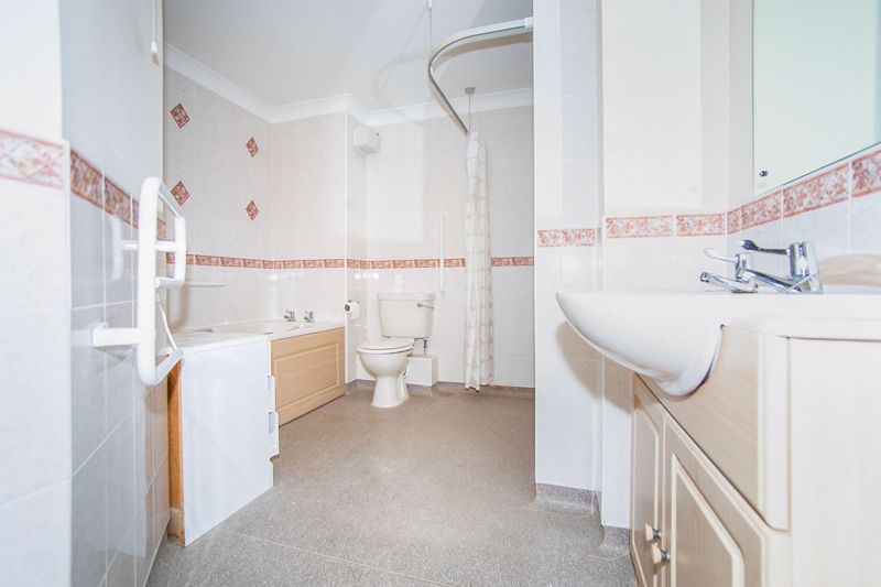 1 bed flat for sale in Nelson Court, Gravesend DA12, £87,500