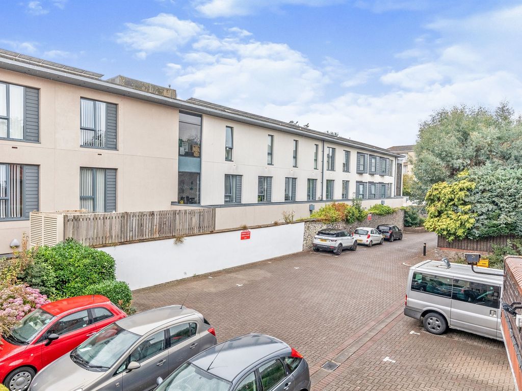 1 bed flat for sale in The Fosseway, Clifton, Bristol BS8, £140,000