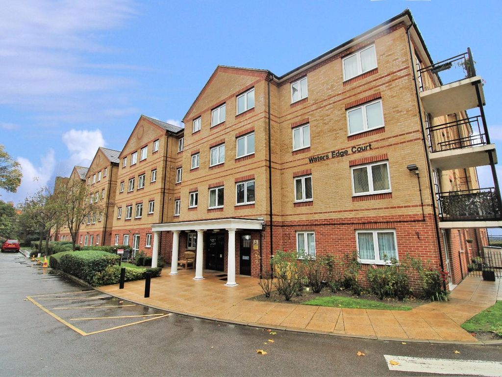 1 bed property for sale in Waters Edge Court, 1 Wharfside Close, Erith, Kent DA8, £140,000