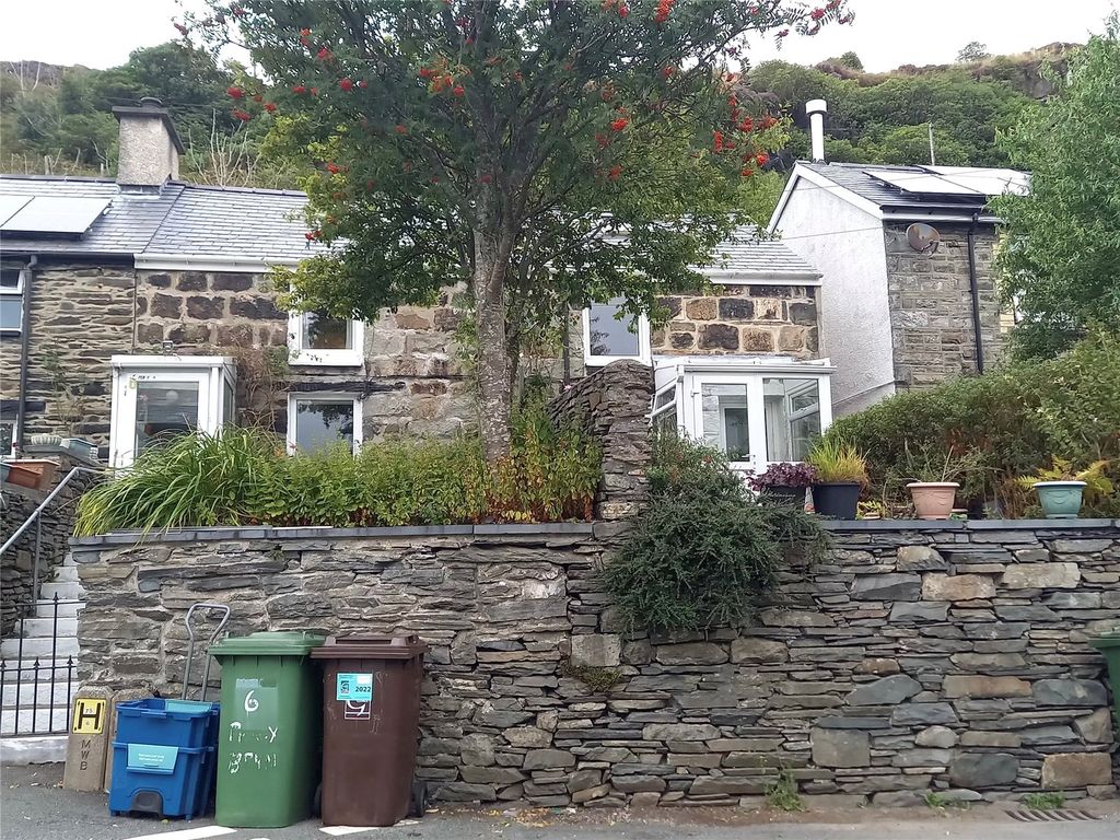 3 bed semi-detached house for sale in Pen Y Bryn, Tanygrisiau, Blaenau Ffestiniog, Gwynedd LL41, £125,000