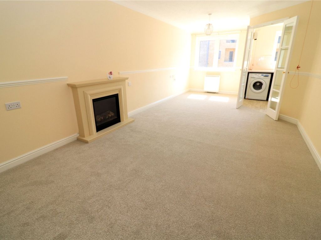 1 bed flat for sale in Waters Edge Court, Wharfside Close, Erith, Kent DA8, £90,000