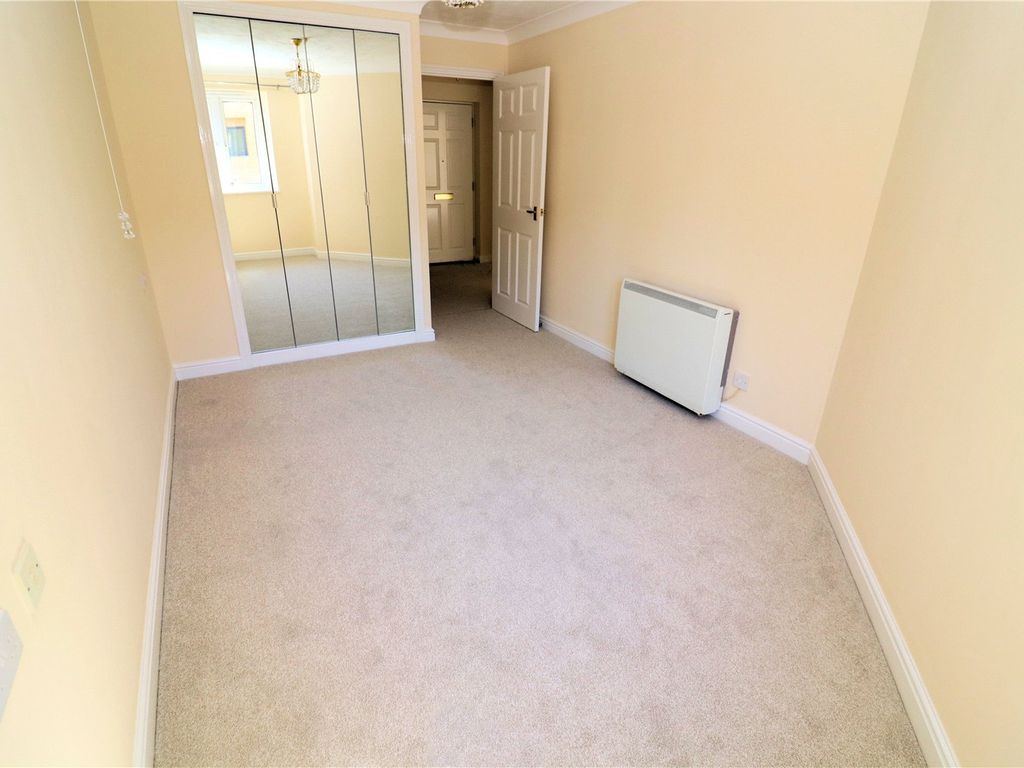 1 bed flat for sale in Waters Edge Court, Wharfside Close, Erith, Kent DA8, £90,000