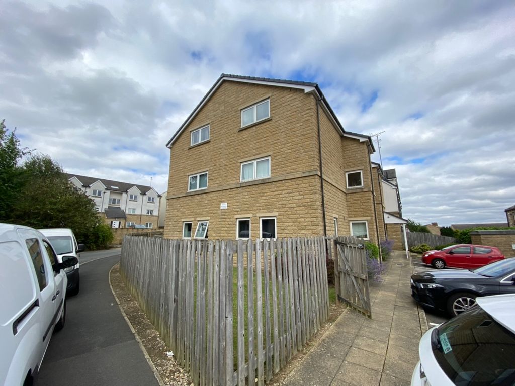 1 bed flat for sale in Sovereign Court, Eccleshill, Bradford BD2, £75,000