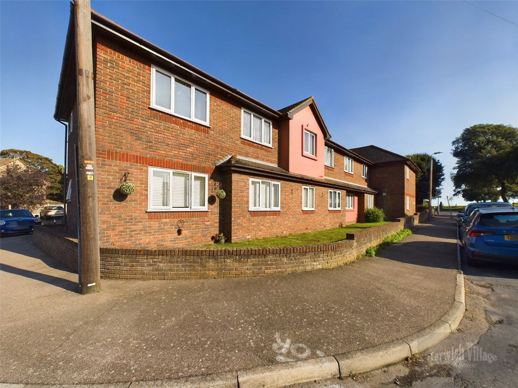 1 bed flat for sale in Park Road, Harwich, Essex CO12, £90,000