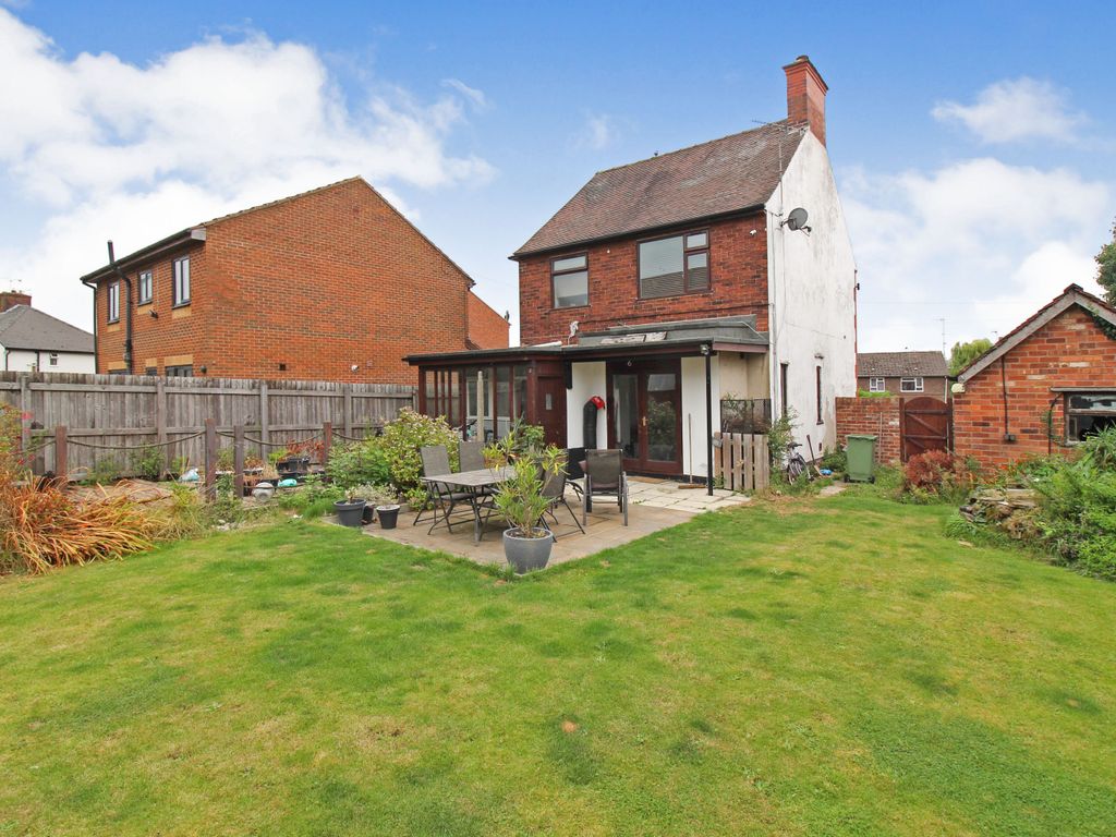 3 bed detached house for sale in Chesterfield Road, Chesterfield S42, £220,000