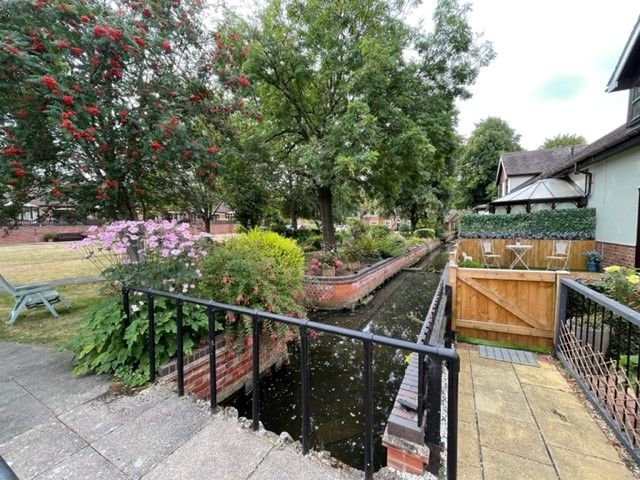 2 bed flat for sale in Maple Cottages, Risley DE72, £190,000