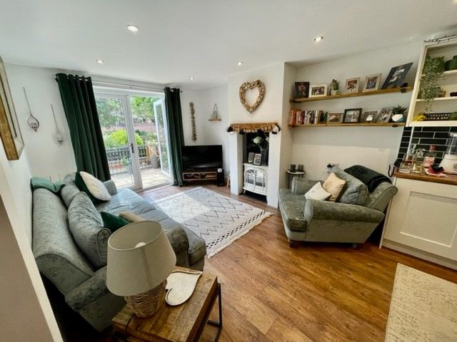 2 bed flat for sale in Maple Cottages, Risley DE72, £190,000