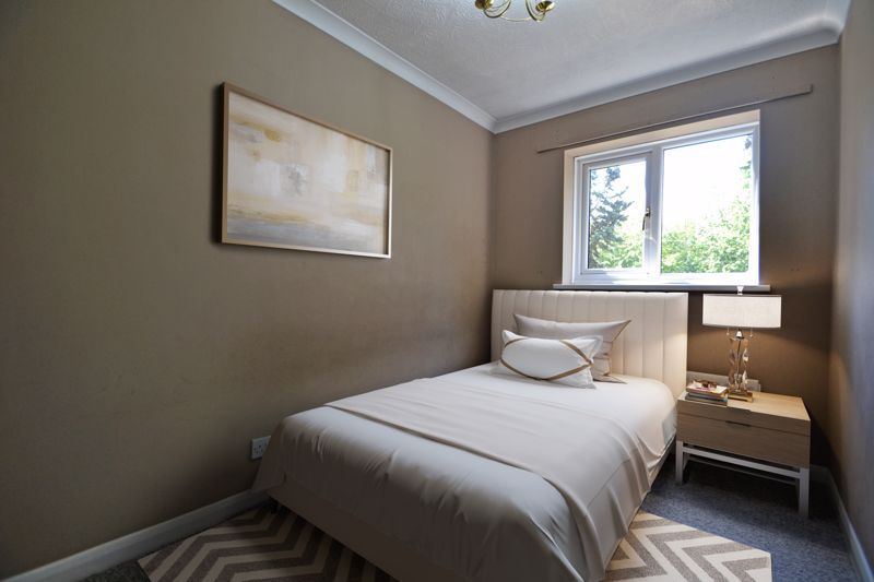 2 bed maisonette for sale in Capel Road, Sittingbourne ME10, £180,000