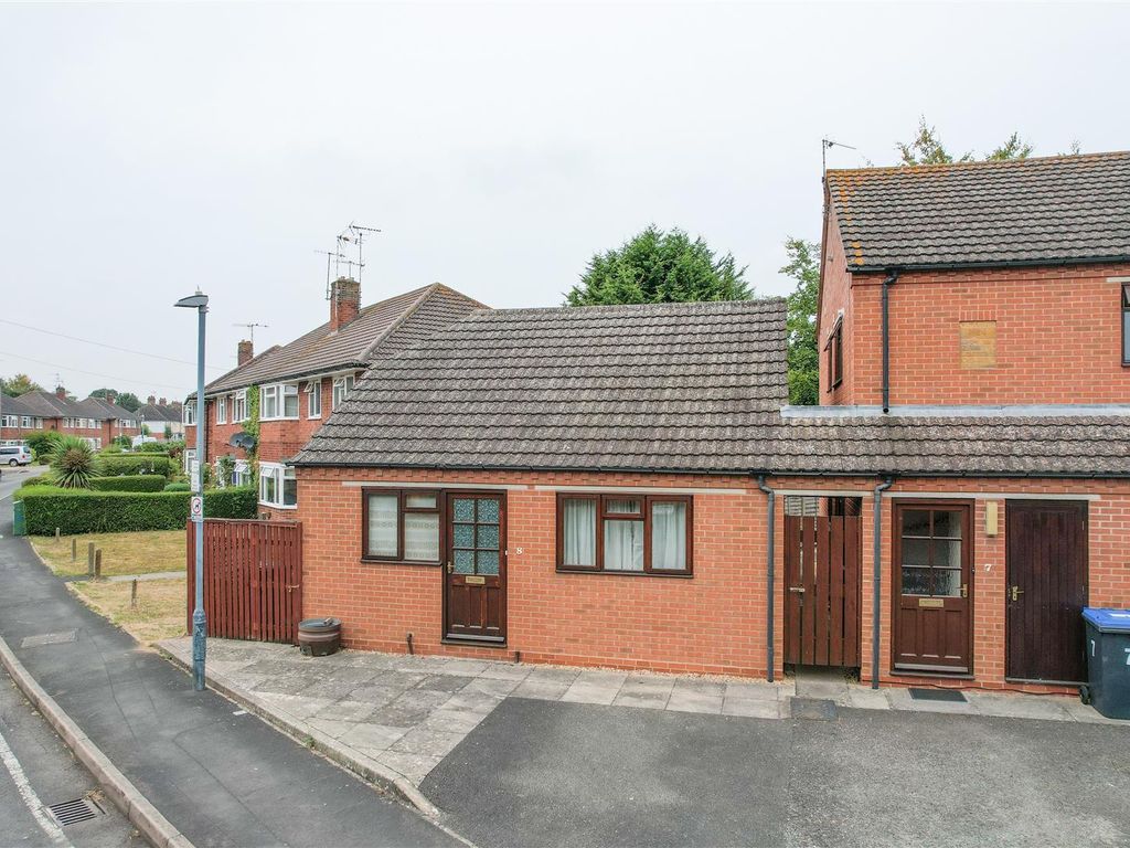 1 bed detached bungalow for sale in Lodge Road, Stratford-Upon-Avon CV37, £150,000