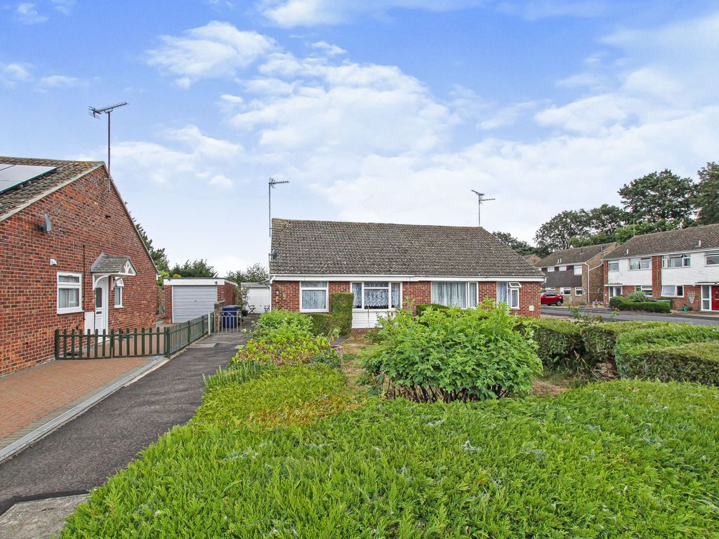2 bed bungalow for sale in The Elms, Chatteris PE16, £185,000