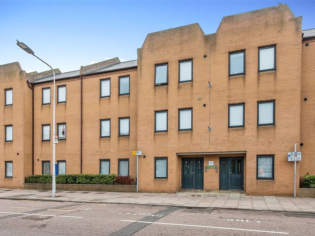1 bed flat for sale in Lincoln Road, Peterborough PE1, £100,000