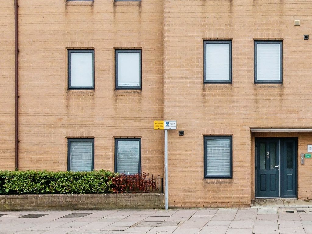 1 bed flat for sale in Lincoln Road, Peterborough PE1, £100,000