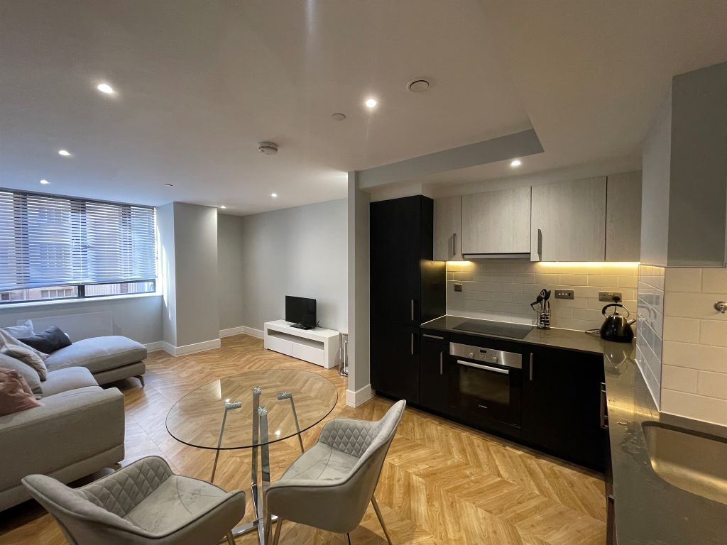 1 bed flat for sale in Newhall Street, Birmingham B3, £195,000