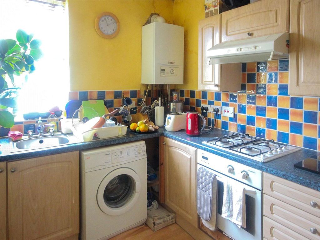 2 bed flat for sale in York Road, Easton, Bristol BS5, £185,000