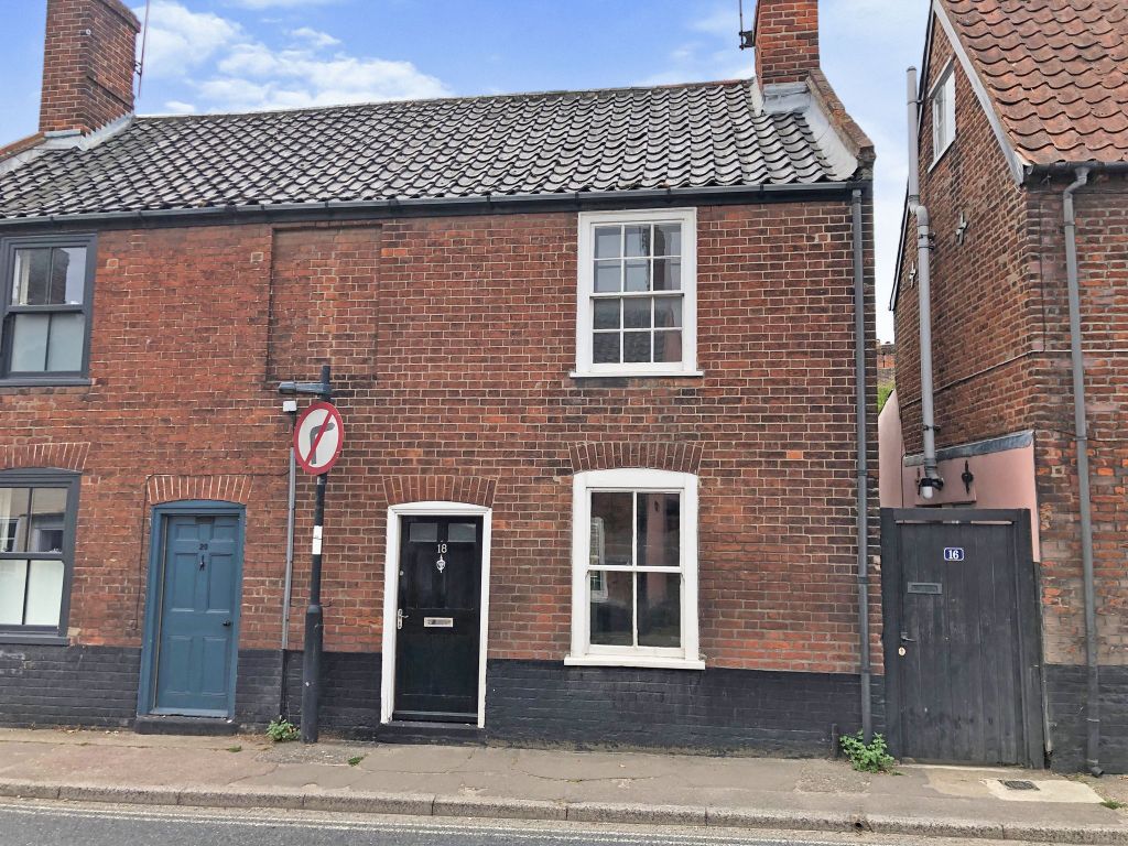2 bed end terrace house for sale in Lower Olland Street, Bungay NR35, £190,000